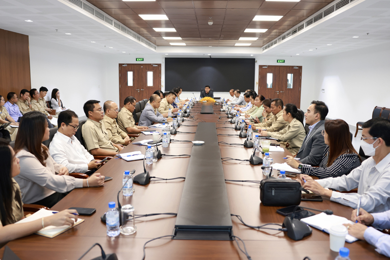 Dr. Keo Piseth Chairs Meeting to Enhance Efficiency and Professional ...
